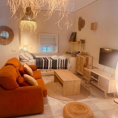Lovely Studio In Marbella Close To Puente Romano Bagian luar foto