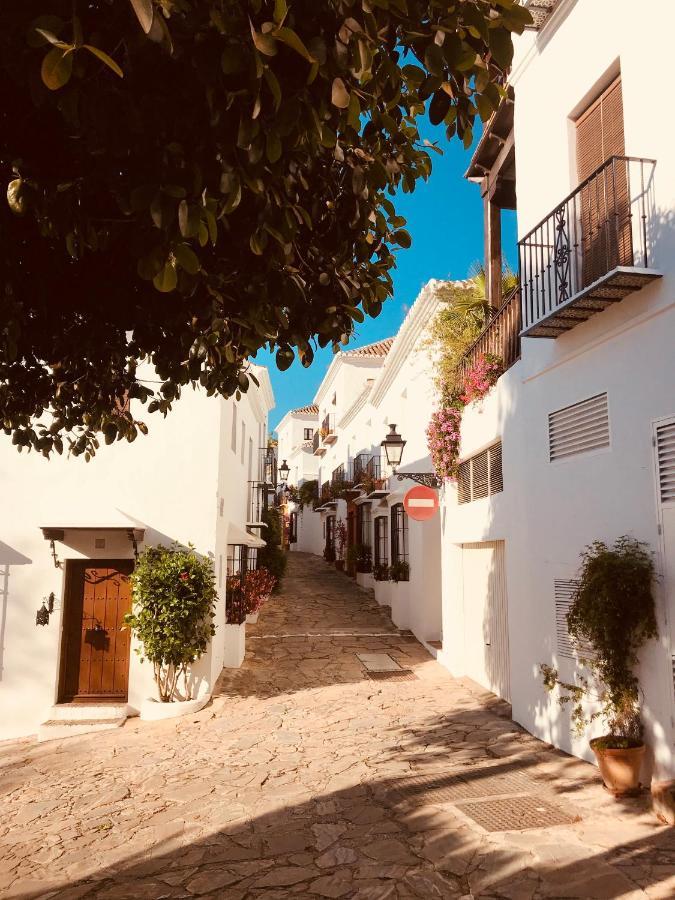 Lovely Studio In Marbella Close To Puente Romano Bagian luar foto