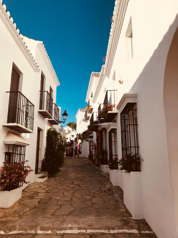 Lovely Studio In Marbella Close To Puente Romano Bagian luar foto