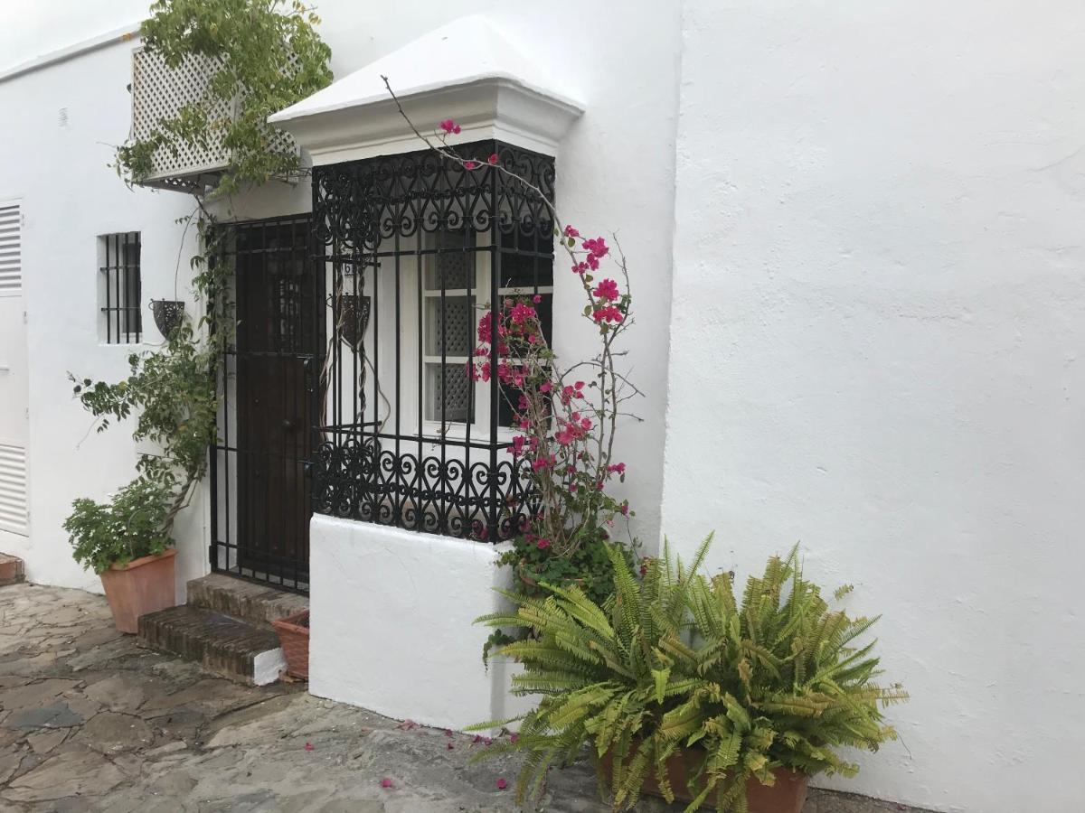 Lovely Studio In Marbella Close To Puente Romano Bagian luar foto