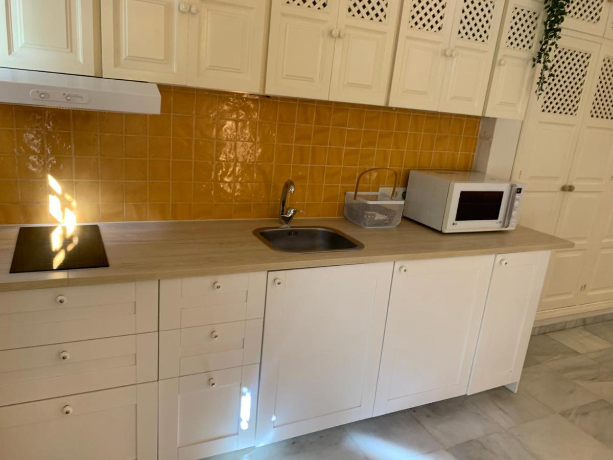 Lovely Studio In Marbella Close To Puente Romano Bagian luar foto